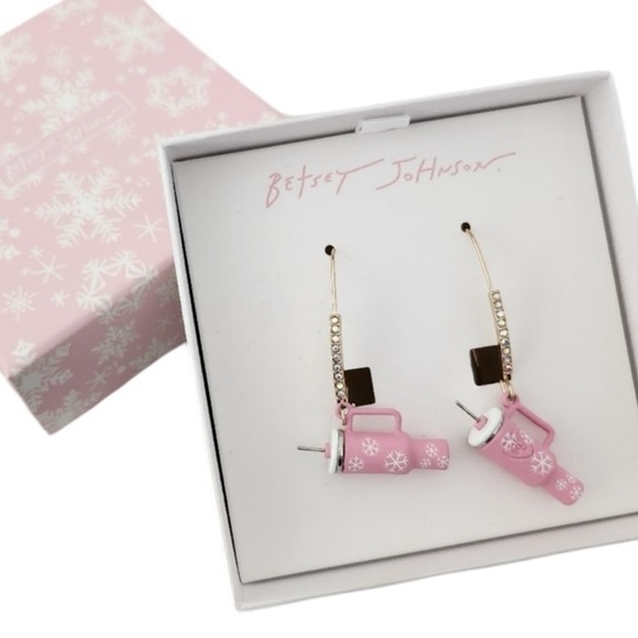 BETSEY JOHNSON Christmas Holiday Pink & White Snowflake Stanley Cup Earrings NWT - Picture 13 of 13